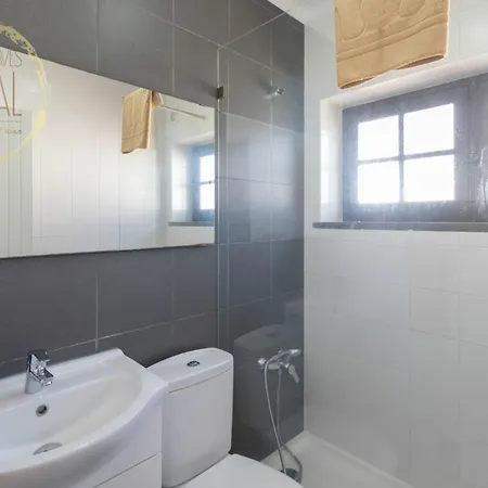 Albergue Classic Waves Baleal